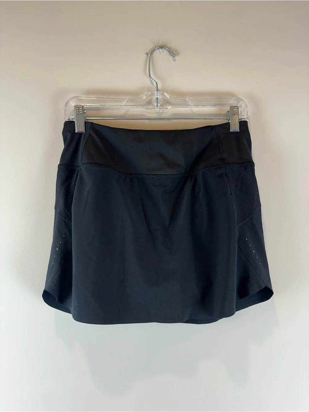 Athleta Black Run With It 14” Athletic Athleisure Activewear Preppy Skort Small
